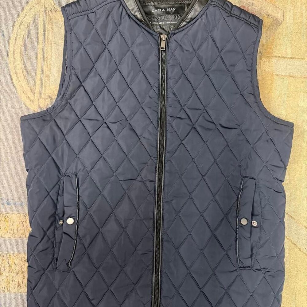 Zara Men's Navy and Blue Gilet